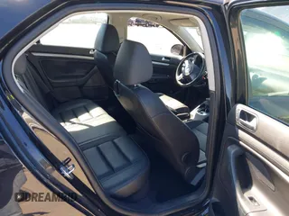 2010 Volkswagen Jetta Sedan Limited with VIN 3VWRZ7AJ5AM158388, listed as a IAAI auction lot 42054349 with 101,272 mi miles. Bid and sale history available at carsss.com. Image 8.