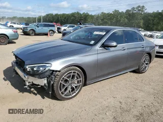 2021 Mercedes-Benz E 350 z VIN W1KZF8EBXMA922800, wystawiony jako Copart lot #57134725 z przebiegiem 109 565 mil mil oraz Szkoda całkowita • Salvage title. Historia ofert i sprzedaży dostępna na DreamBid. Obrazek 1.