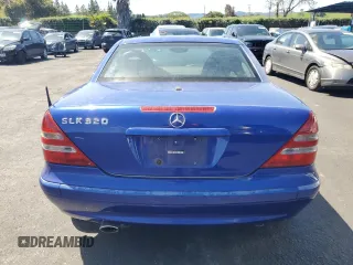 2001 Mercedes-Benz SLK 230/320 z VIN WDBKK65F71F221756, wystawiony jako Copart lot #51712125 z przebiegiem 194 101 mil mil oraz Czysty tytuł • Clean title. Historia ofert i sprzedaży dostępna na DreamBid. Obrazek 6.