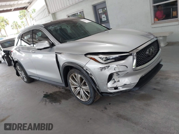 2020 Infiniti QX50 Luxe z VIN 3PCAJ5M14LF113182, wystawiony jako IAAI lot #42651997 z przebiegiem 23 035 mil mil oraz . Historia ofert i sprzedaży dostępna na DreamBid. Obrazek 1.