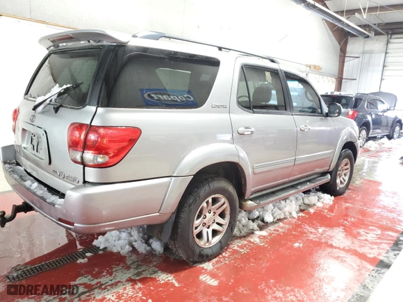 2005 Toyota Sequoia Limited with VIN 5TDBT48A25S245696, listed as a Copart auction lot 45706445 with 293,800 mi miles and Non Repairable. Bid and sale history available at carsss.com. Image 3.
