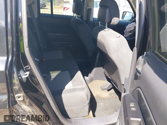 2016 Jeep Patriot Sport with VIN 1C4NJPBA5GD670258, listed as a IAAI auction lot 41979791 with 129,284 mi miles and . Bid and sale history available at carsss.com. Image 8.