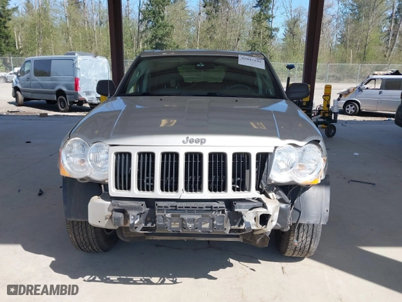 2008 Jeep Grand Cherokee Laredo with VIN 1J8GR48K18C222454, listed as a IAAI auction lot 42047541 with 180,145 mi miles. Bid and sale history available at carsss.com. Image 13.