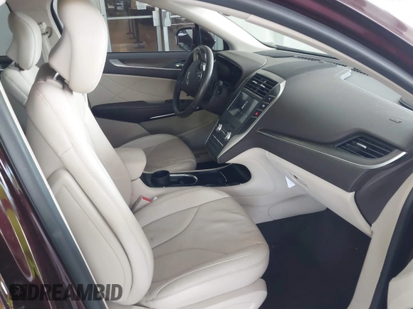 2019 Lincoln MKC Reserve with VIN 5LMCJ3C94KUL50192, listed as a IAAI auction lot 42217678 with 21,344 mi miles and . Bid and sale history available at DreamBid. Image 5.