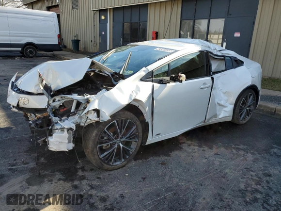 2024 Toyota Prius LE with VIN JTDADABU4R3014607, listed as a Copart auction lot 43644495 with 14,180 mi miles and Salvage Title. Bid and sale history available at carsss.com. Image 1.