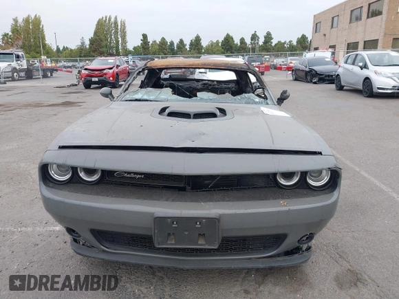 2017 Dodge Challenger R/T Shaker z VIN 2C3CDZBTXHH663987, wystawiony jako IAAI lot #40367339 z przebiegiem Nie podano mil oraz . Historia ofert i sprzedaży dostępna na DreamBid. Obrazek 11.