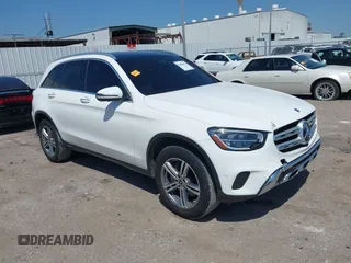 2022 Mercedes-Benz GLC with VIN W1N0G8DB3NV327355, listed as a IAAI auction lot 42008467 with 43,819 mi miles. Bid and sale history available at carsss.com. Image 1.