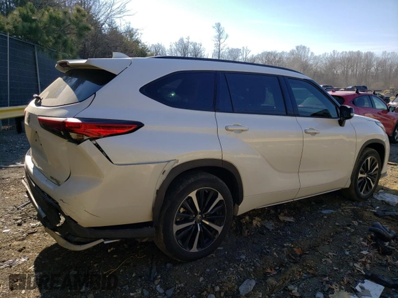 2021 Toyota Highlander XSE with VIN 5TDJZRBH9MS128001, listed as a Copart auction lot 46701225 with 17,887 mi miles and Salvage title. Bid and sale history available at DreamBid. Image 3.