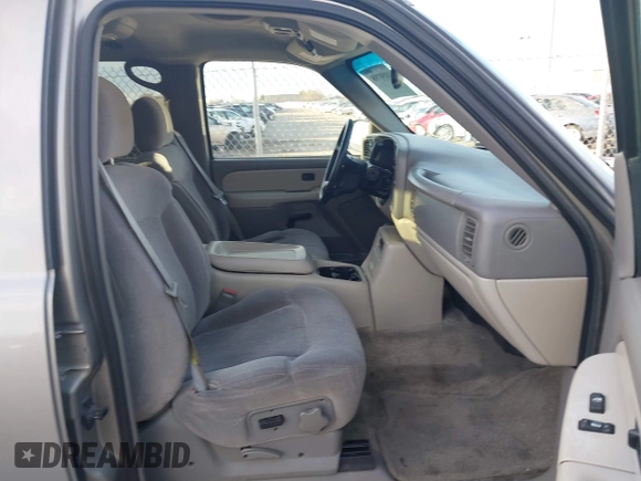 2001 Chevrolet Tahoe LT with VIN 1GNEK13T71J262435, listed as a IAAI auction lot 41850758 with 161,463 mi miles. Bid and sale history available at carsss.com. Image 5.