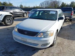 2001 Toyota Avalon XL w/Bucket Seats with VIN 4T1BF28B61U174704, listed as a IAAI auction lot 41532384 with 183,651 mi miles. Bid and sale history available at carsss.com. Image 2.