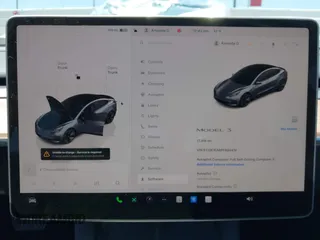 2023 Tesla Model 3 z VIN 5YJ3E1EA6PF694419, wystawiony jako IAAI lot #42268637 z przebiegiem 17 419 mil mil oraz . Historia ofert i sprzedaży dostępna na DreamBid. Obrazek 7.