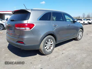 2016 Kia Sorento LX z VIN 5XYPGDA55GG110302, wystawiony jako IAAI lot #42045429 z przebiegiem 166 368 mil mil oraz . Historia ofert i sprzedaży dostępna na DreamBid. Obrazek 4.