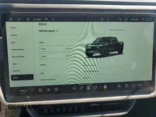 2022 Rivian R1T Adventure z VIN 7FCTGAAA5NN015734, wystawiony jako Copart lot #44019715 z przebiegiem 27 542 mil mil oraz Szkody całkowita. Historia ofert i sprzedaży dostępna na DreamBid. Obrazek 9.