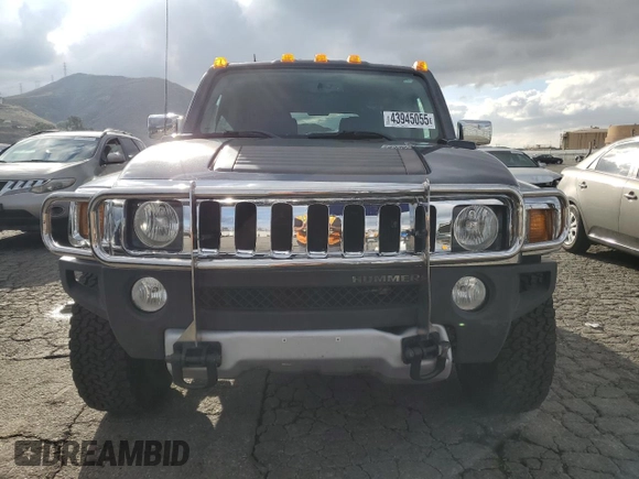 2008 Hummer H3 SUV Alpha with VIN 5GTEN13L088111401, listed as a Copart auction lot 43945055 with 71,244 mi miles and Salvage Title. Bid and sale history available at carsss.com. Image 5.