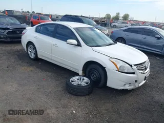 2012 Nissan Altima 3.5 SR with VIN 1N4BL2AP3CN528569, listed as a IAAI auction lot 41869399 with 173,705 mi miles. Bid and sale history available at carsss.com. Image 1.