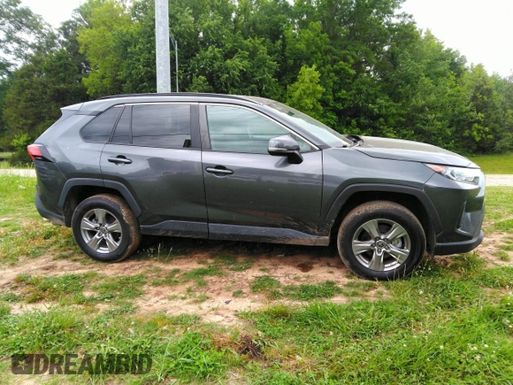 2023 Toyota RAV4 Hybrid LE z VIN 4T3MWRFV4PU090900, wystawiony jako IAAI lot #42299116 z przebiegiem 61 177 mil mil oraz . Historia ofert i sprzedaży dostępna na DreamBid. Obrazek 13.