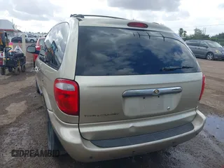 2006 Chrysler Town & Country SWB with VIN 1A4GP45R66B594898, listed as a IAAI auction lot 41128710 with 195,062 mi miles. Bid and sale history available at carsss.com. Image 17.