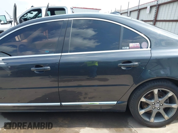 2011 Volvo S80 3.2L with VIN YV1952AS1B1138075, listed as a IAAI auction lot 41918597 with 192,441 mi miles. Bid and sale history available at carsss.com. Image 21.