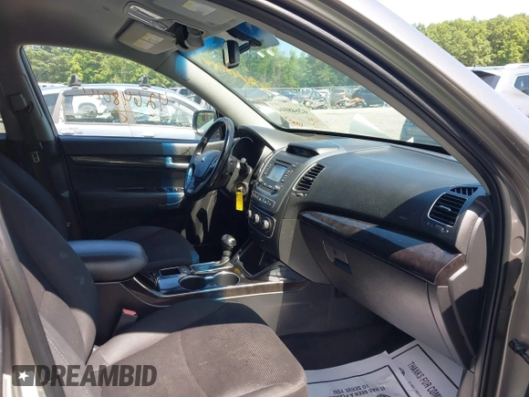 2015 Kia Sorento LX with VIN 5XYKTCA67FG585974, listed as a IAAI auction lot 42648014 with 106,193 mi miles and . Bid and sale history available at DreamBid. Image 5.