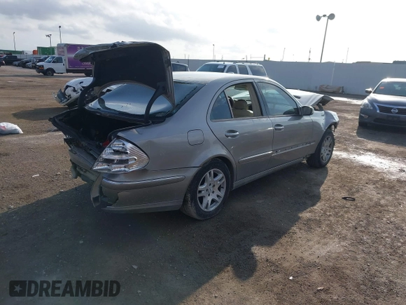 2006 Mercedes-Benz E-Class 3.5L with VIN WDBUF56J06A789538, listed as a IAAI auction lot 41123743 with 1 mi miles. Bid and sale history available at carsss.com. Image 4.