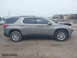 2019 Chevrolet Traverse LT Cloth with VIN 1GNEVMKW0KJ241772, listed as a IAAI auction lot 41724207 with 122,304 mi miles. Bid and sale history available at carsss.com. Image 13.