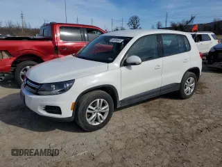 2013 Volkswagen Tiguan S z VIN WVGAV3AX2DW613867, wystawiony jako Copart lot #43034845 z przebiegiem 119 636 mil mil oraz Szkody całkowita. Historia ofert i sprzedaży dostępna na DreamBid. Obrazek 1.