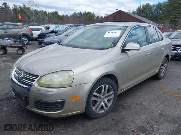 2005 Volkswagen Jetta 2.5L with VIN 3VWSG71K15M647327, listed as a IAAI auction lot 41982037 with 42,345 mi miles and . Bid and sale history available at DreamBid. Image 2.
