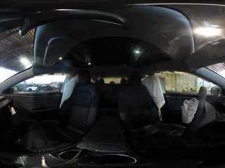 2025 Tesla Model 3 Long Range z VIN 5YJ3E1EA2SF909755, wystawiony jako IAAI lot #41667912 z przebiegiem 1 927 mil mil oraz . Historia ofert i sprzedaży dostępna na DreamBid. Obrazek 18.