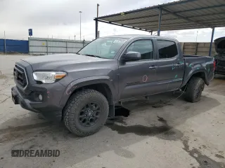 2021 Toyota Tacoma SR5 z VIN 5TFAZ5CN2MX114299, wystawiony jako Copart lot #51924685 z przebiegiem 44 330 mil mil oraz Szkoda całkowita • Salvage title. Historia ofert i sprzedaży dostępna na DreamBid. Obrazek 1.