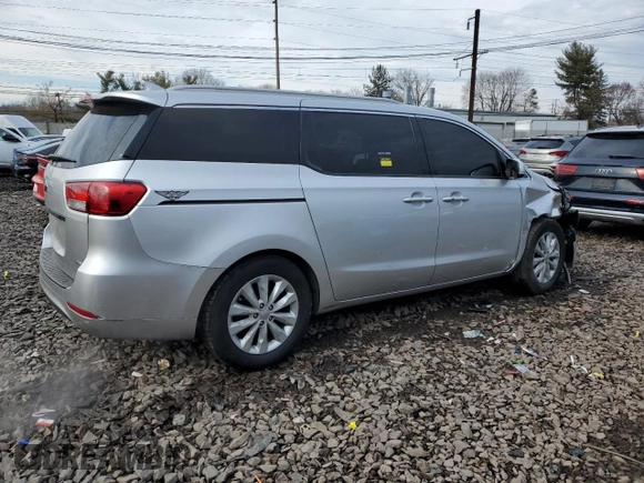 2015 Kia Sedona EX with VIN KNDMC5C18F6055487, listed as a Copart auction lot 47095305 with 221,310 mi miles and Salvage Title. Bid and sale history available at carsss.com. Image 3.