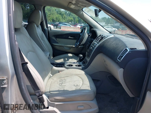 2010 GMC Acadia SLT1 with VIN 1GKLVMED2AJ199716, listed as a IAAI auction lot 42154966 with 200,493 mi miles. Bid and sale history available at carsss.com. Image 5.