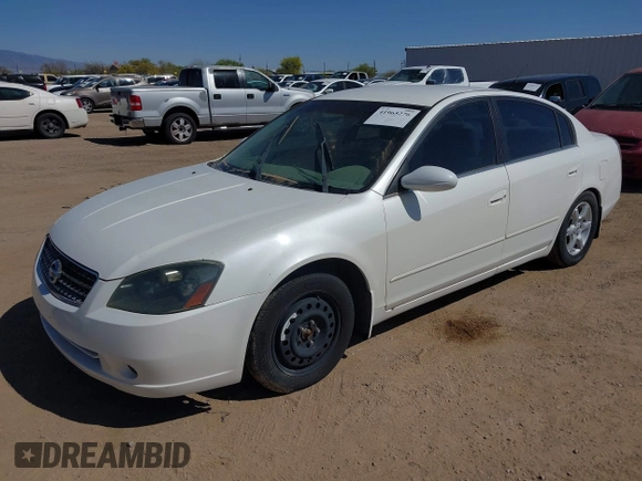 2005 Nissan Altima 2.5 S with VIN 1N4AL11D15C144011, listed as a IAAI auction lot 41965276 with 217,547 mi miles. Bid and sale history available at carsss.com. Image 2.