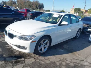 2013 BMW 3 Series 328i z VIN WBA3A5G51DNP22723, wystawiony jako IAAI lot #41723476 z przebiegiem 108 845 mil mil oraz . Historia ofert i sprzedaży dostępna na DreamBid. Obrazek 2.