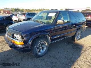 2002 Chevrolet Blazer LS with VIN 1GNCS18W12K127425, listed as a IAAI auction lot 41823290 with 182,949 mi miles. Bid and sale history available at carsss.com. Image 18.