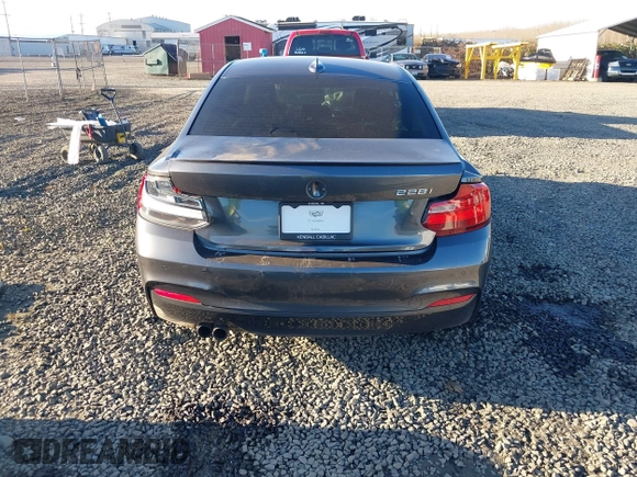 2016 BMW 2 Series 228i z VIN WBA1F9C52GV545125, wystawiony jako IAAI lot #41692429 z przebiegiem 89 183 mil mil oraz . Historia ofert i sprzedaży dostępna na DreamBid. Obrazek 17.