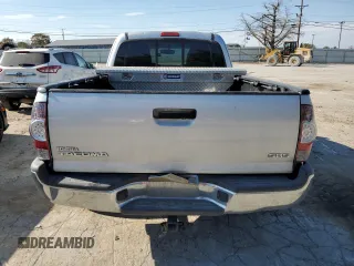 2013 Toyota Tacoma z VIN 5TFUX4EN3DX018529, wystawiony jako Copart lot #77794934 z przebiegiem 186 050 mil mil oraz Szkoda całkowita • Salvage title. Historia ofert i sprzedaży dostępna na DreamBid. Obrazek 6.