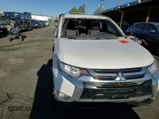 2018 Mitsubishi Outlander ES with VIN JA4AZ3A33JZ064156, listed as a Copart auction lot 55072645 with Not provided miles and Non repairable. Bid and sale history available at DreamBid. Image 13.