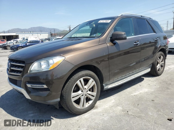 2013 Mercedes-Benz M 350 z VIN 4JGDA5JB0DA125409, wystawiony jako Copart lot #52187965 z przebiegiem 147 803 mil mil oraz Szkoda całkowita • Salvage title. Historia ofert i sprzedaży dostępna na DreamBid. Obrazek 1.