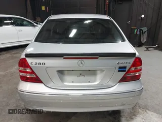 2007 Mercedes-Benz C 280 Luxury z VIN WDBRF92H07F912730, wystawiony jako IAAI lot #42359196 z przebiegiem 138 429 mil mil oraz . Historia ofert i sprzedaży dostępna na DreamBid. Obrazek 16.