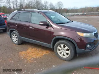 2011 Kia Sorento LX with VIN 5XYKT4A15BG168342, listed as a IAAI auction lot 41871901 with 266,541 mi miles. Bid and sale history available at carsss.com. Image 1.