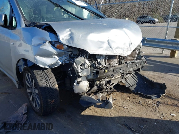 2019 Toyota Sienna LE with VIN 5TDJZ3DC4KS221245, listed as a IAAI auction lot 41455754 with 81,290 mi miles. Bid and sale history available at carsss.com. Image 17.