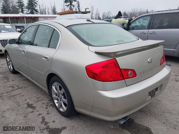 2005 Infiniti G35 Sedan with VIN JNKCV51E35M212301, listed as a IAAI auction lot 41318604 with 142637 miles. Bid and sale history available at carsss.com. Image 3.