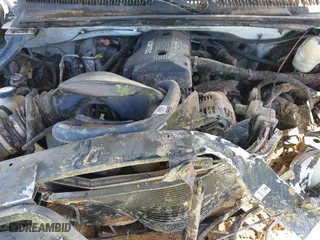 2000 Chevrolet Silverado 1500 with VIN 1GCEC14VXYE374932, listed as a IAAI auction lot 41981576 with 1 mi miles. Bid and sale history available at carsss.com. Image 10.