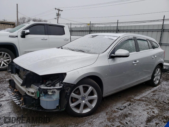 2016 Volvo V60 T5 Drive-E Premier z VIN YV140MEK3G1307244, wystawiony jako Copart lot #87429124 z przebiegiem 141 355 mil mil oraz Nie do naprawy • Non repairable. Historia ofert i sprzedaży dostępna na DreamBid. Obrazek 1.