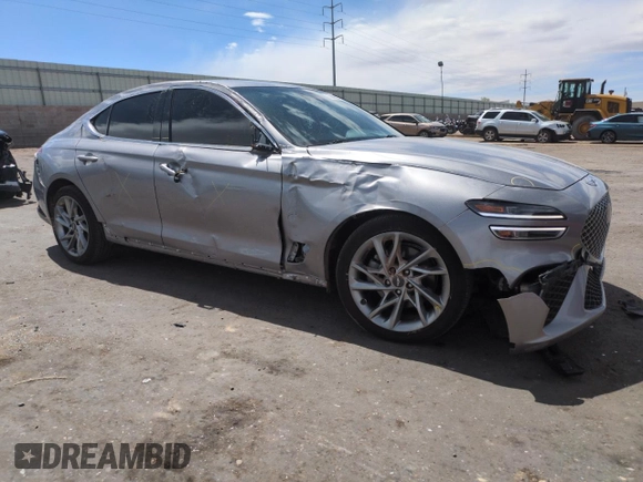 2022 Genesis G70 2.0T z VIN KMTG34TA2NU095874, wystawiony jako Copart lot #56803375 z przebiegiem 61 492 mil mil oraz Szkoda całkowita • Salvage title. Historia ofert i sprzedaży dostępna na DreamBid. Obrazek 4.