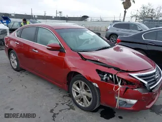 2013 Nissan Altima 2.5 SV with VIN 1N4AL3AP5DN464294, listed as a IAAI auction lot 41916603 with 102,401 mi miles. Bid and sale history available at carsss.com. Image 1.