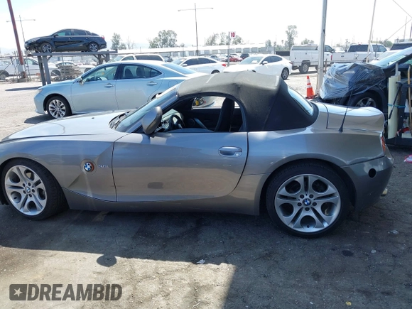 2003 BMW Z4 3.0i с VIN 4USBT53473LU00534, выставлен на аукционе IAAI как лот 41858369 с пробегом 80 612 миль миль и . История ставок и продаж доступна на DreamBid. Изображение 14.