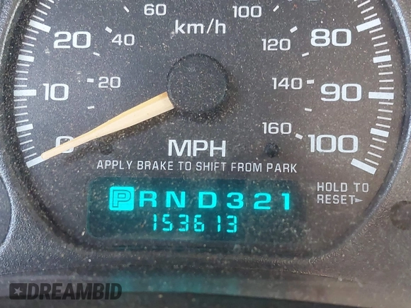 2002 Chevrolet Silverado 2500HD LS with VIN 1GCHK23U52F128404, listed as a IAAI auction lot 42079138 with 153,613 mi miles. Bid and sale history available at carsss.com. Image 7.