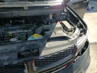 2018 Dodge Journey SE с VIN 3C4PDCAB0JT528145, выставлен на аукционе Copart как лот 81776645 с пробегом 78 120 миль миль и Списание • Salvage title. История ставок и продаж доступна на DreamBid. Изображение 16.