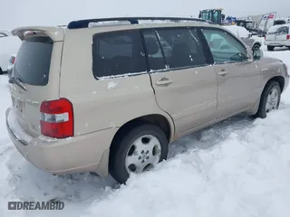 2006 Toyota Highlander w/3rd Row with VIN JTEEP21A760151409, listed as a IAAI auction lot 41395361 with 236,217 mi miles. Bid and sale history available at carsss.com. Image 4.